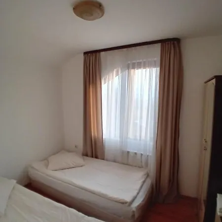 къща гергана Guest house Dobrinishte